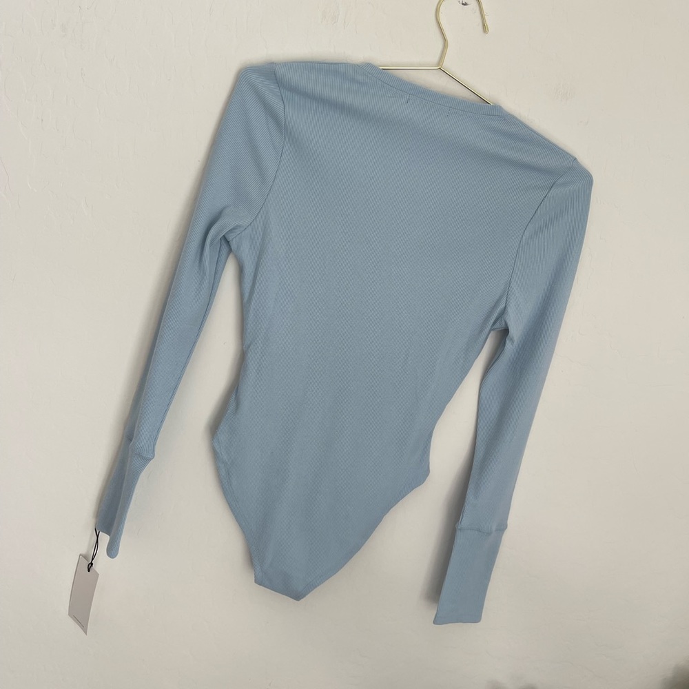 7 FOR ALL MANKIND Blue Ribbed Long Sleeve V Neckline Bodysuit Sz S NWT - Picture 4 of 8